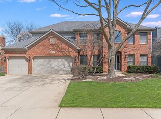 2607 Hoddam Rd, Naperville, IL 60564