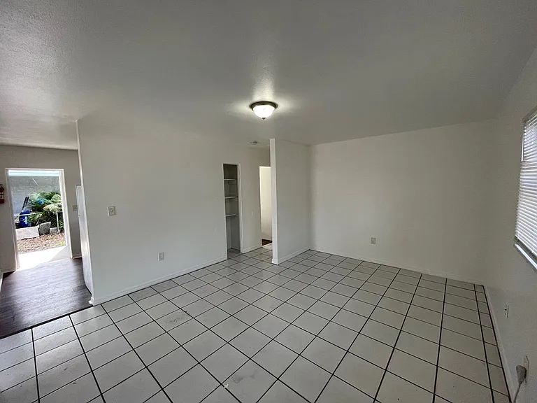 2821 Pershing Ave — Photo 14