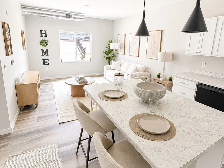 Fox Hills Apartments — Photo 6