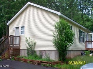 110 Park Ridge Dr, Milford, PA 18337