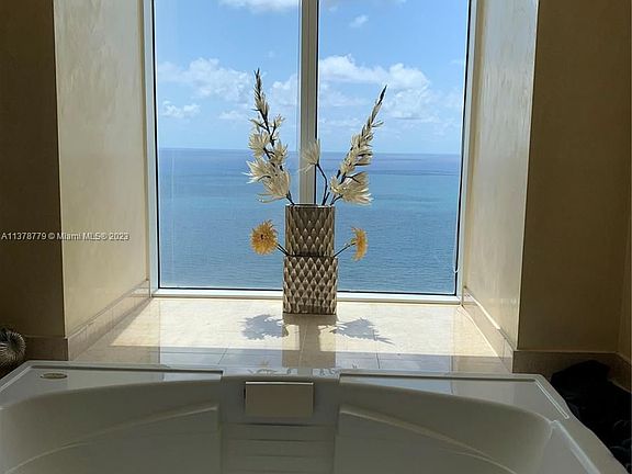 5th image of 18911 Collins Ave APT 3105
