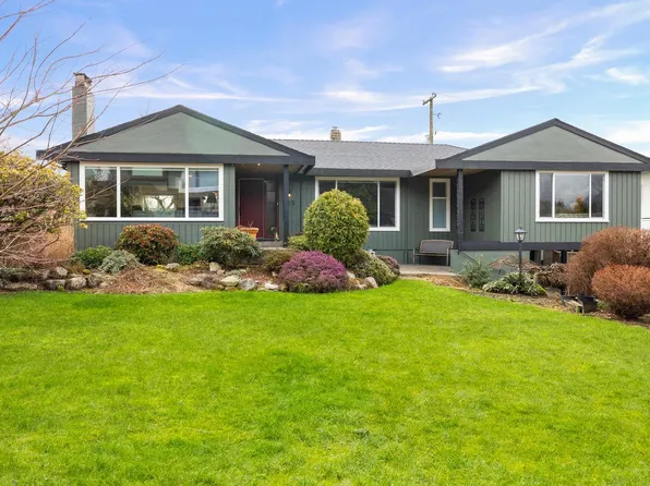 935 Beaconsfield Rd, North Vancouver, BC V7R 1S7