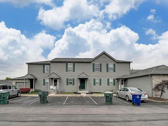 3rd image of 4007 Parkcove Dr