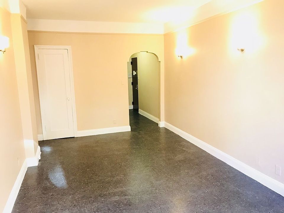 2nd image of 238 New York Ave APT 3A
