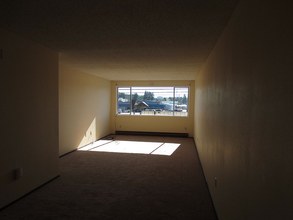 2nd image of 1355 State Ave APT A