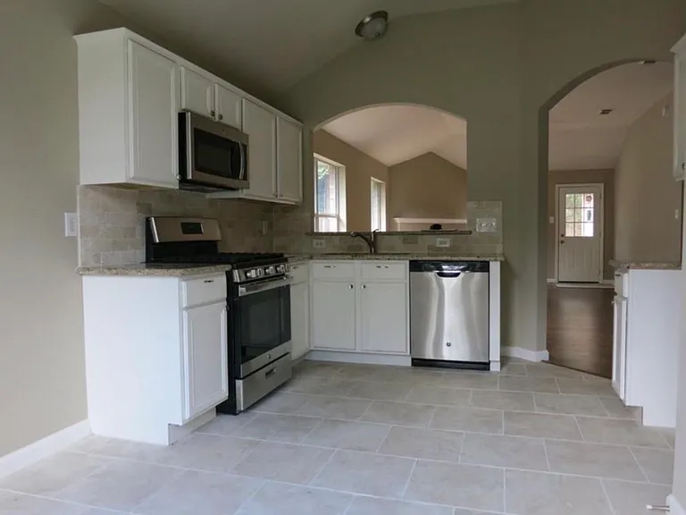 5235 Sherilynn Dr — Photo 2