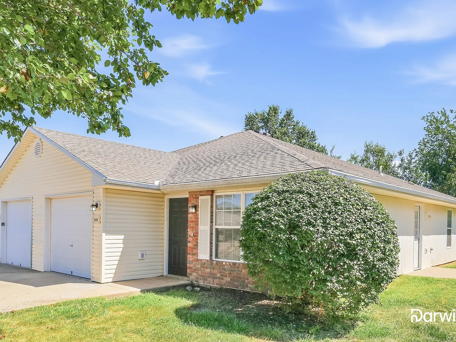3 bed, 2.0 bath, 1225 sqft, $1,545 — Photo 2