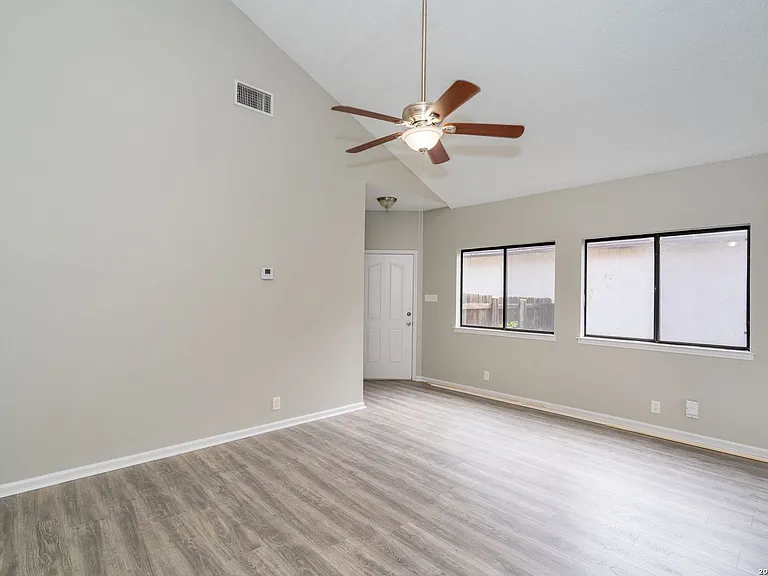2826 Village Pkwy — Photo 6