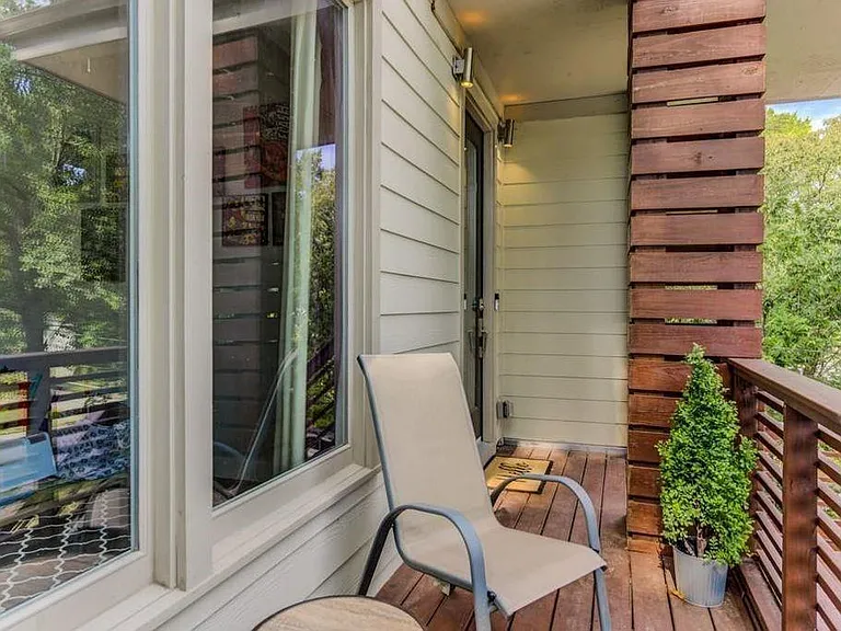 1758 Beacon Hill Blvd NE — Photo 8