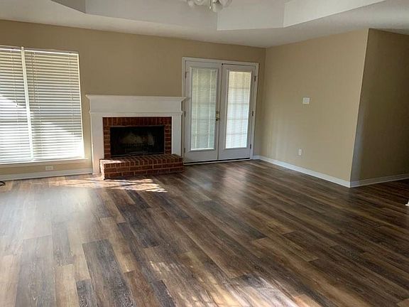 2nd image of 130 Pineridge Rd