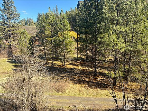 5th image of 32900 Hawk Creek Ranch Rd N