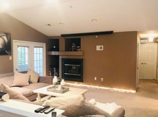 616 Dresher Woods Dr, Dresher, PA 19025