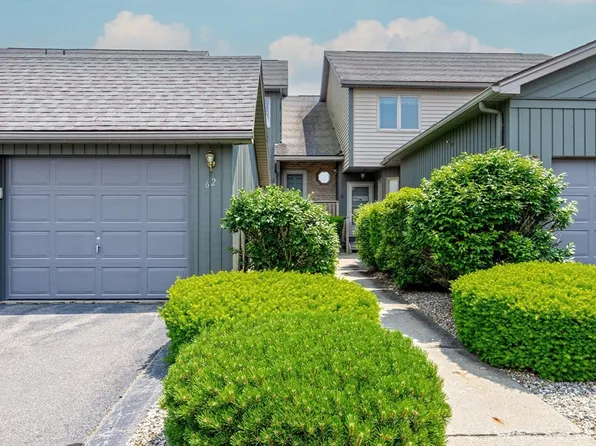 62 Pine Grove Dr Unit 62, South Hadley, MA 01075