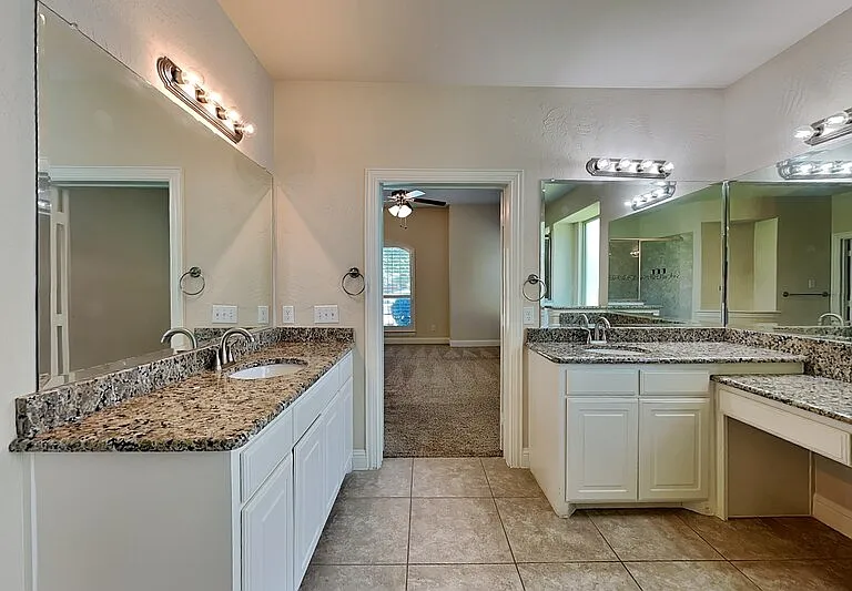 3006 Knightsbridge Ln — Photo 8