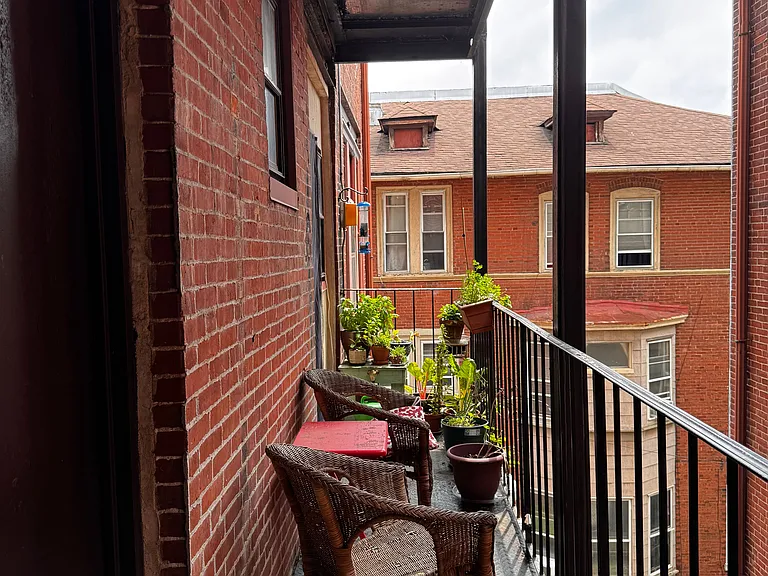 800 Florence Ave #A5 — Photo 4