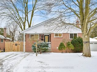 3 Davidson Rd, Aurora, ON L4G2A9