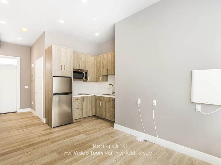 387 26th Ave — Photo 2