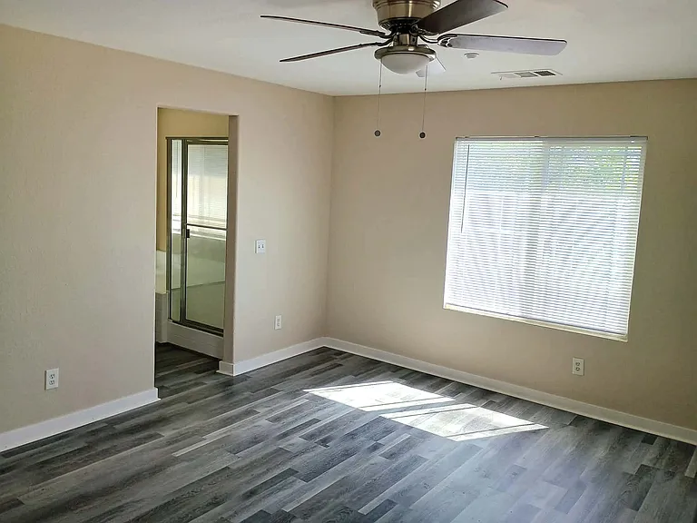 6263 Long Cove Dr — Photo 32