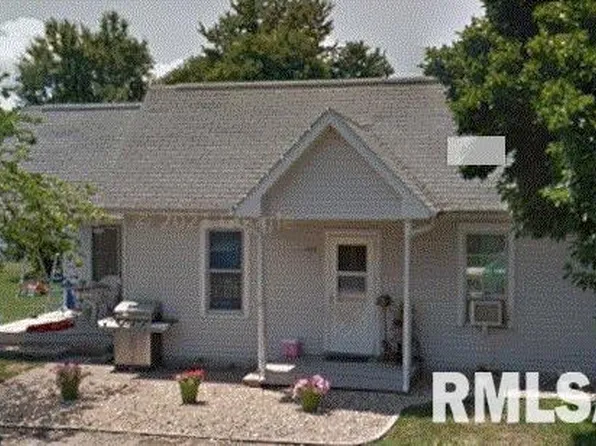 209 N Locust St, Dawson, IL 62520