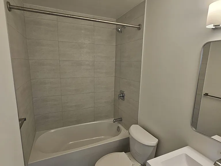 33 Erie Ave #614 — Photo 15