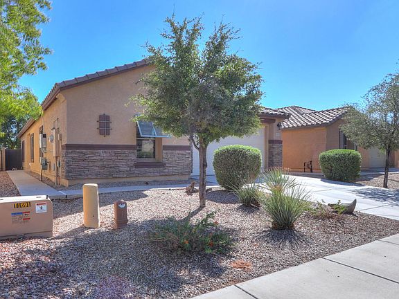 2nd image of 39999 W Tamara Ln