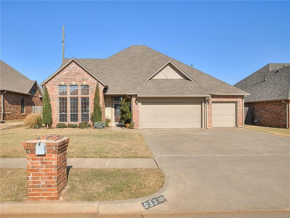 1st image of 933 Justin Dr