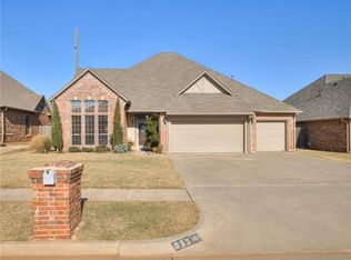 933 Justin Dr, Yukon, OK 73099