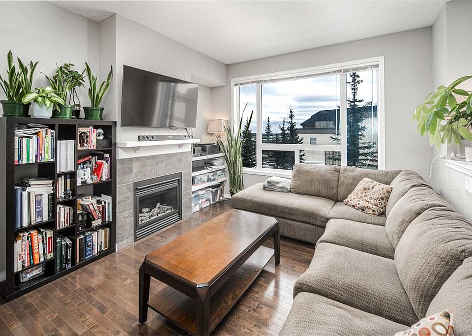 1st image of 159 N Kincora Heath NW