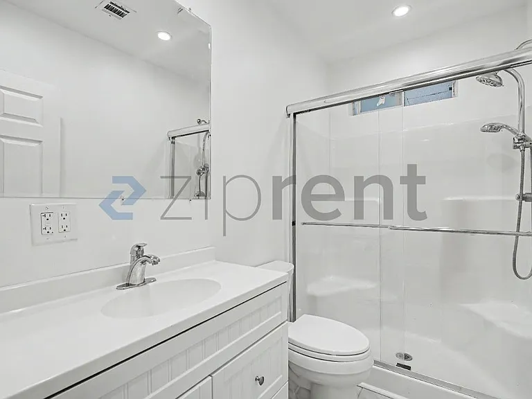 2039 Warren St — Photo 10