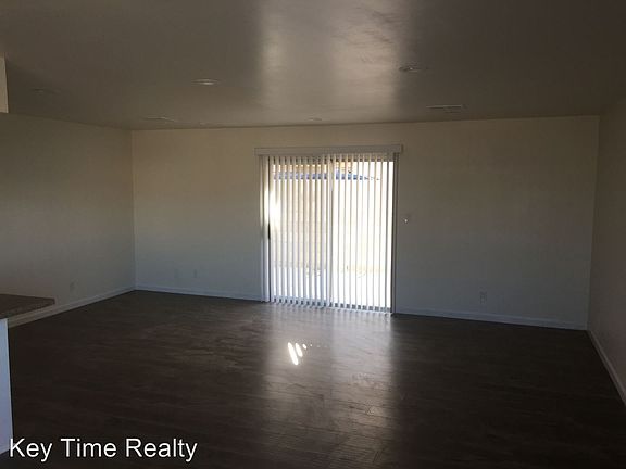 3rd image of 443 Anna Cir