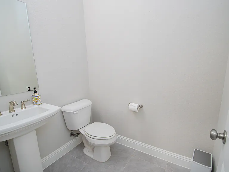 12709 Royal Oaks Ln — Photo 15