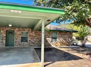 130 S Mansfield St #B, Pleasanton, TX 78064