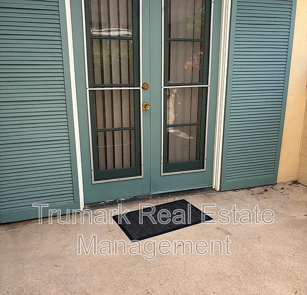 1037 E Glenoaks Blvd #A — Photo 8