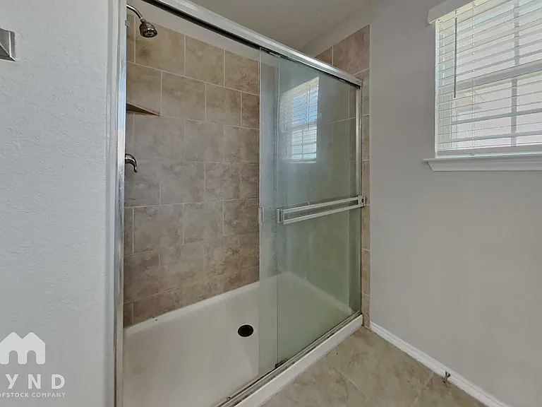 10327 Dunlap — Photo 13