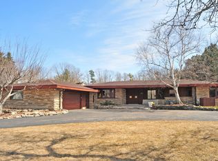 480 E Bay Point Rd, Bayside, WI 53217