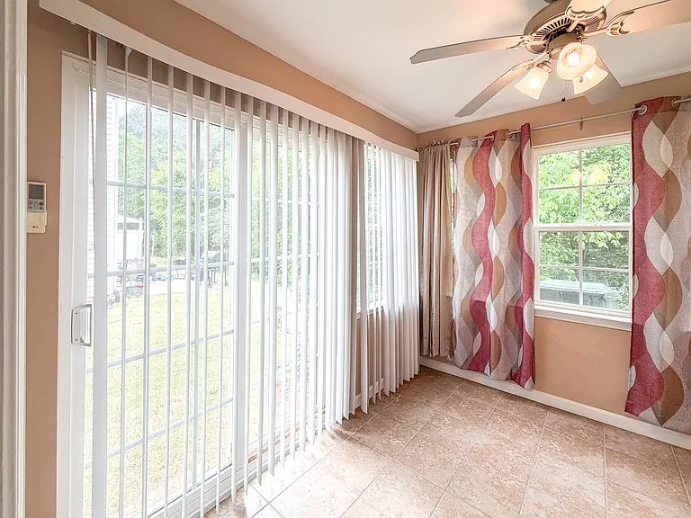 521 Woodson Dr — Photo 13