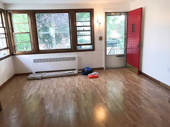 3rd image of 227 Princeton Ave