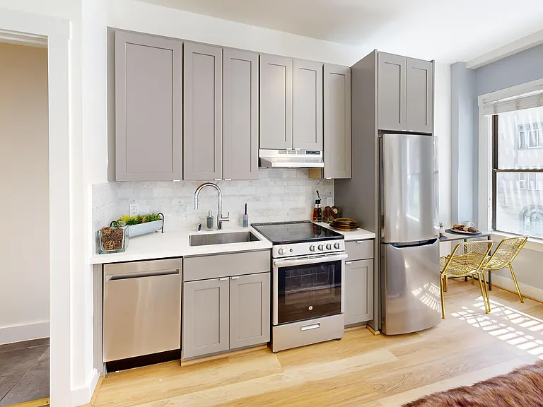 530 Stockton Street — Photo 4