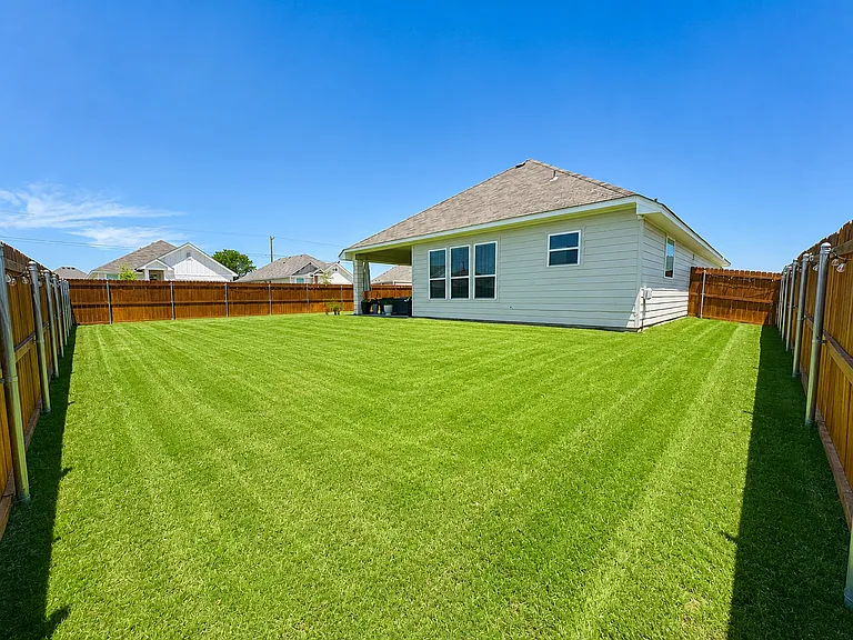 8117 Smoke Creek Ln — Photo 39
