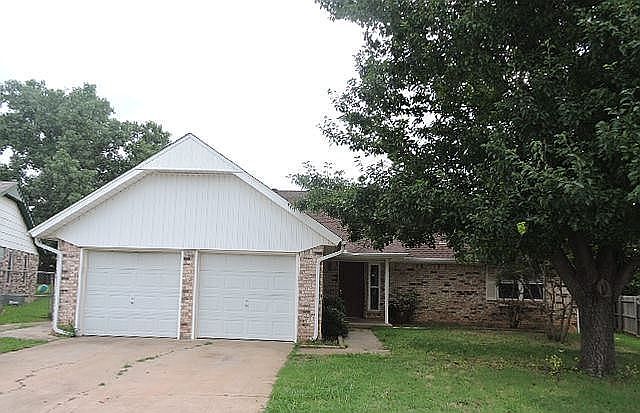 1st image of 116 S Morgan Dr