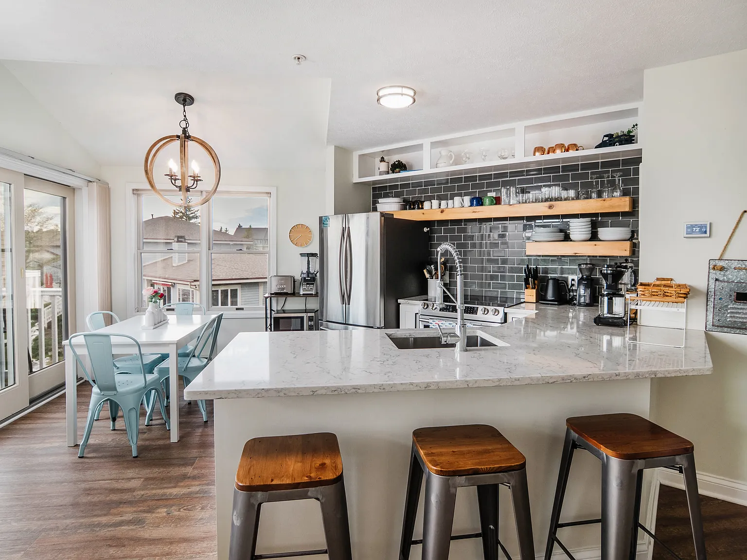 1 bed, 1.5 bath, 788 sqft, $1,800 — Photo 2
