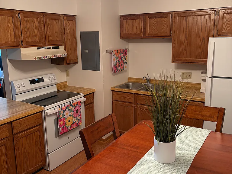 180 N Freeman Dr #3 — Photo 8