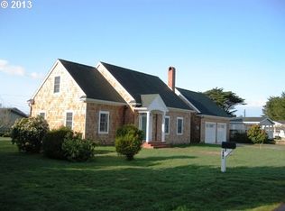848 1st St, Bandon, OR 97411