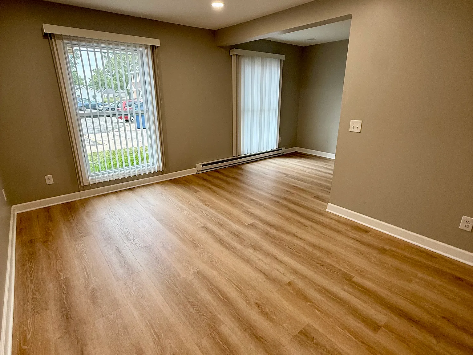 1 bed, 900 sqft, $1,200 — Photo 4