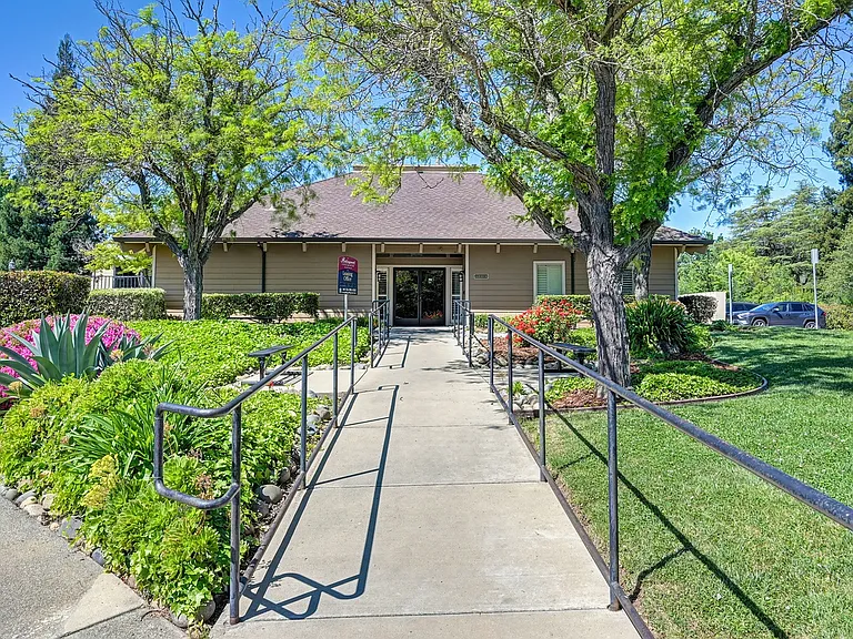 Rollingwood Condominium Rentals — Photo 38