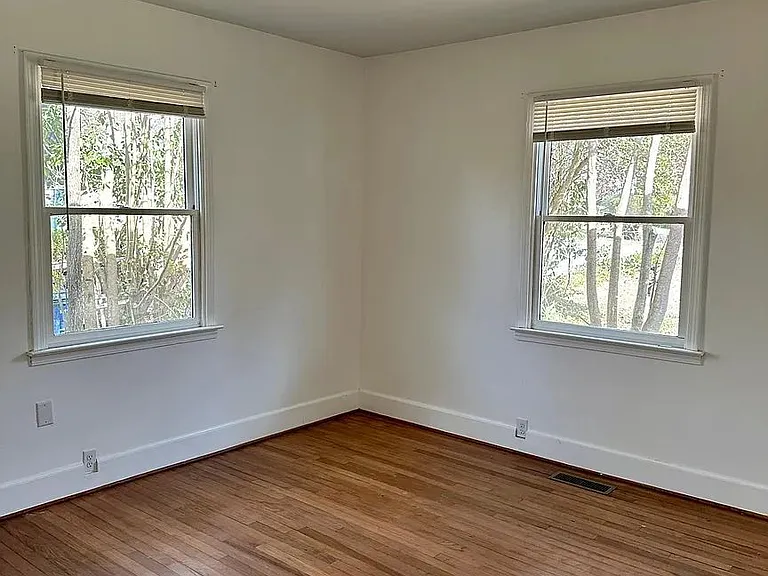 410 Clover St — Photo 6