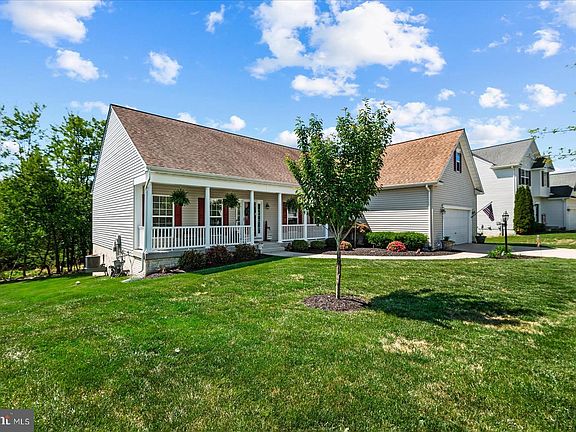 3rd image of 632 Windermere Dr