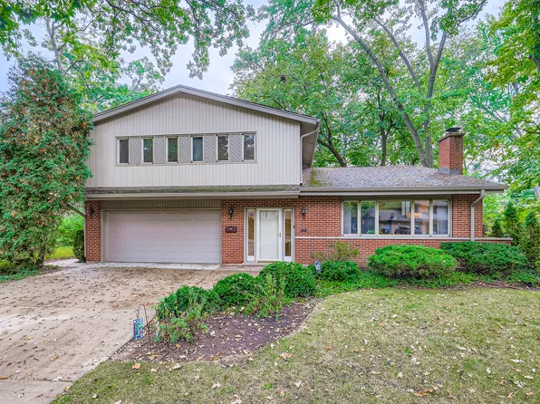 95 Greenbriar East Dr, Deerfield, IL 60015