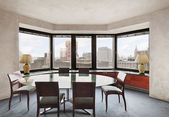 4th image of 150 W 50th St #6401