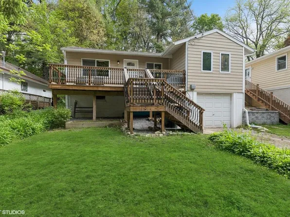420 Valley ROAD, Twin Lakes, WI 53181